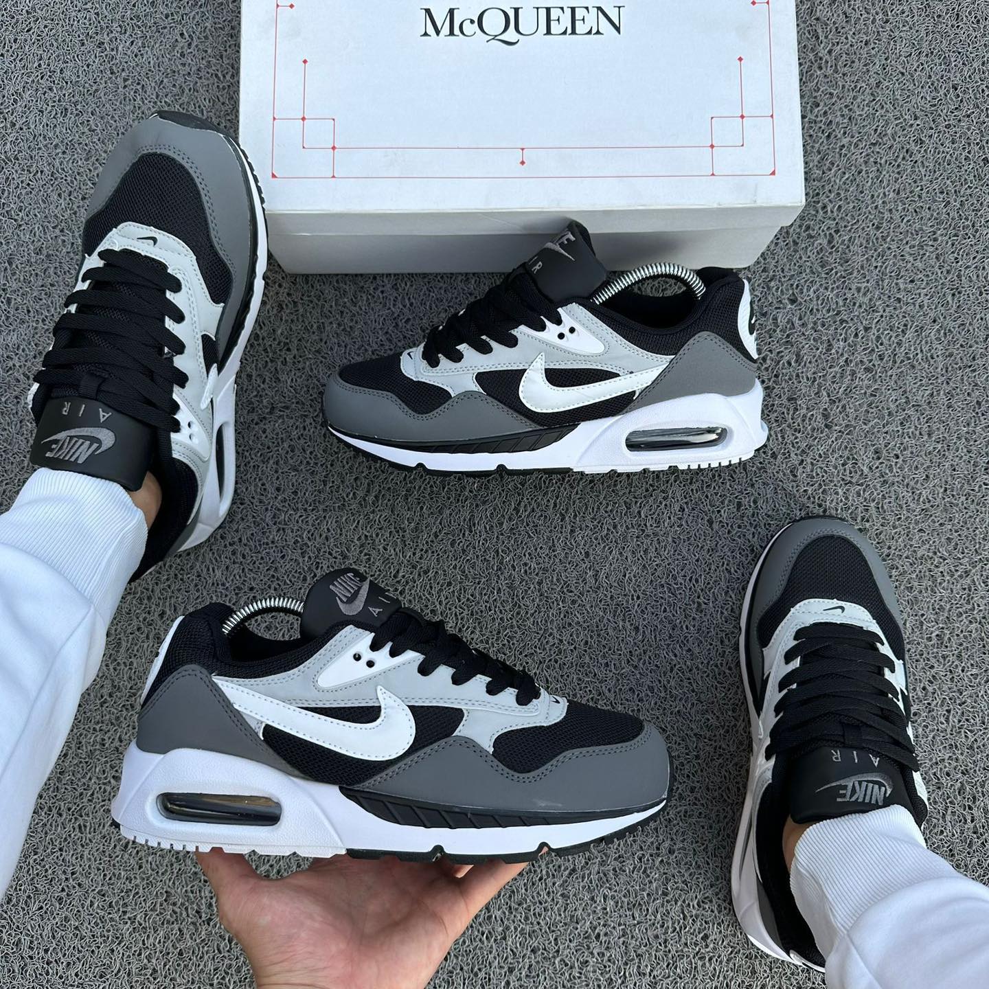 NIKE AIR MAX