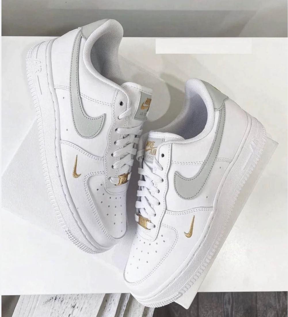 1. NIKE AIR FORCE ONE